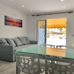 https://casa-mariela-san-eugenio-costa-adeje.adeje-hotels.com